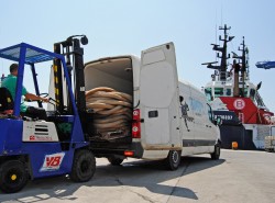 Los animales de BIOPARC Valencia utilizarán el material de Boluda Corporación Marítima - 30 JULIO 2012