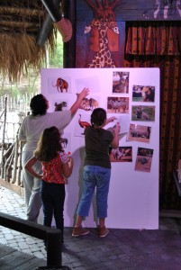 Grupo de niños participando en taller de Bioparc