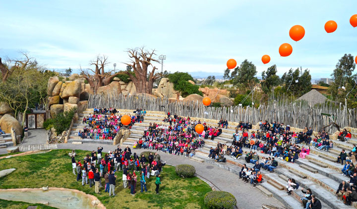 6º aniversario de Bioparc Valencia - suelta de globos con mensaje conservacionistas