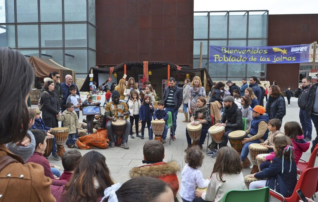 El Poblado de las Jaimas de BIOPARC Valencia se llena de vida el día de la apertura